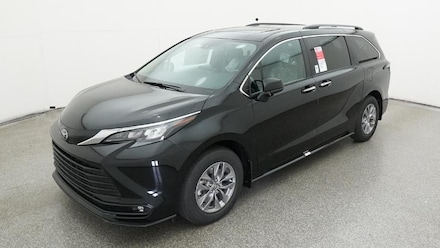 2026 Toyota Sienna XLE 8 Passenger Van Passenger Van