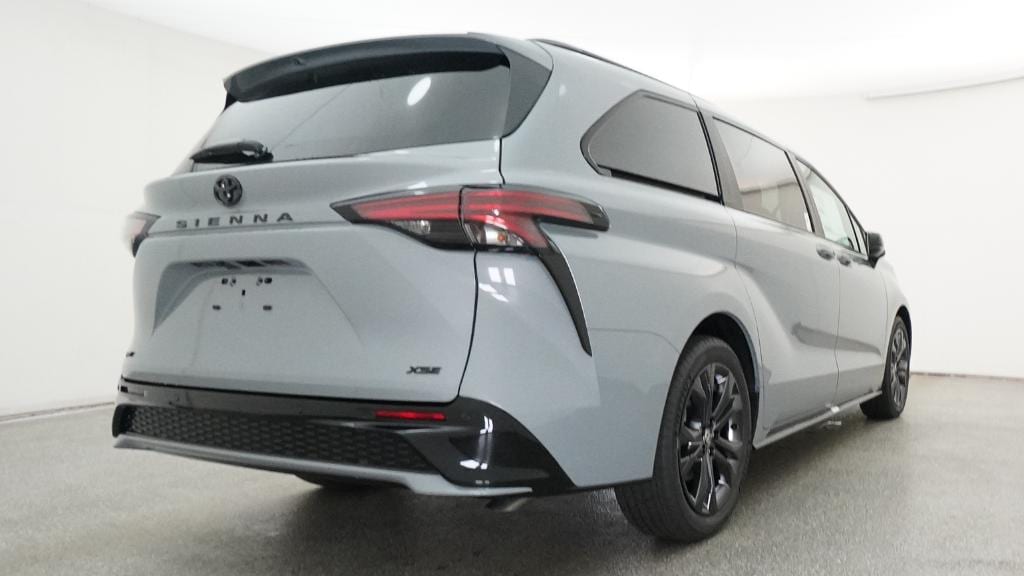 New 2026 Toyota Sienna XSE 7 PASSENGER