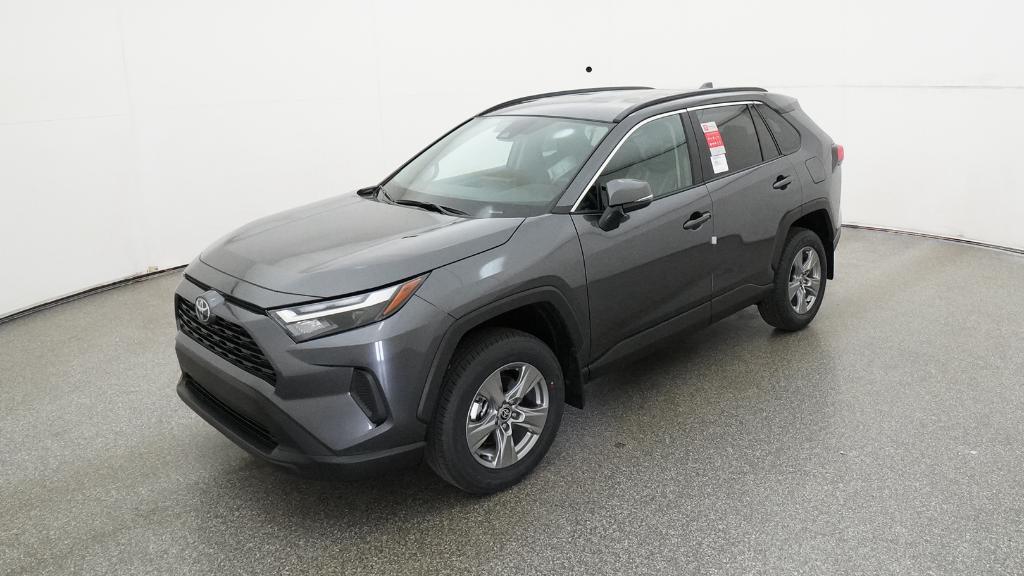 2025 Toyota RAV4 XLE's photo