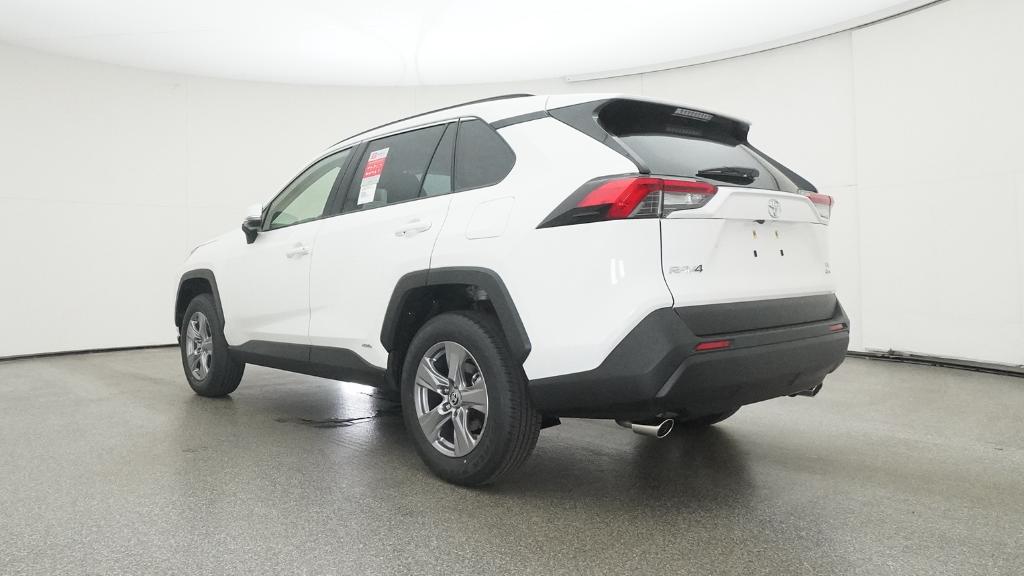 2025 Toyota RAV4 Hybrid XLE photo 3