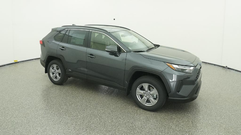 2025 Toyota RAV4 Hybrid XLE photo 4