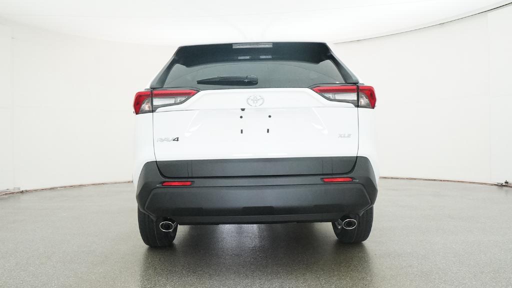 2025 Toyota RAV4 XLE photo 4