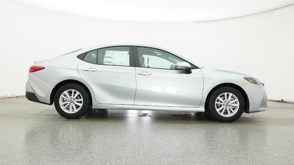 2026 Toyota Camry LE photo 2