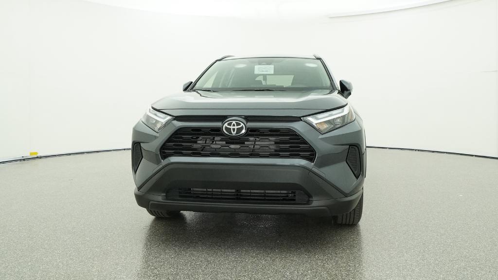 2025 Toyota RAV4 Hybrid XLE photo 3