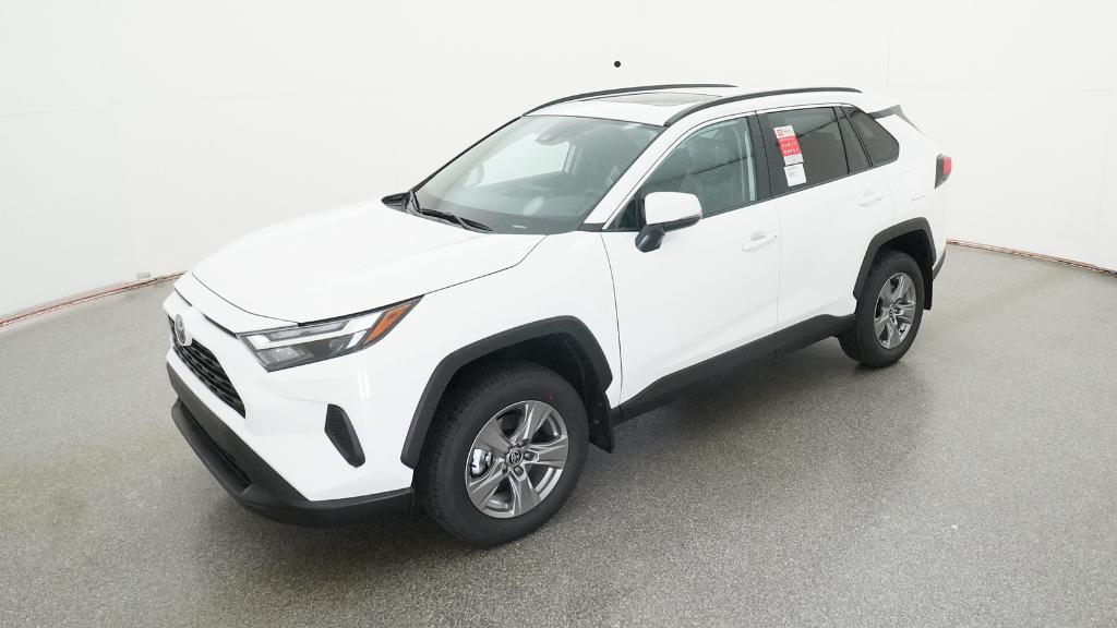 2025 Toyota RAV4 XLE's photo