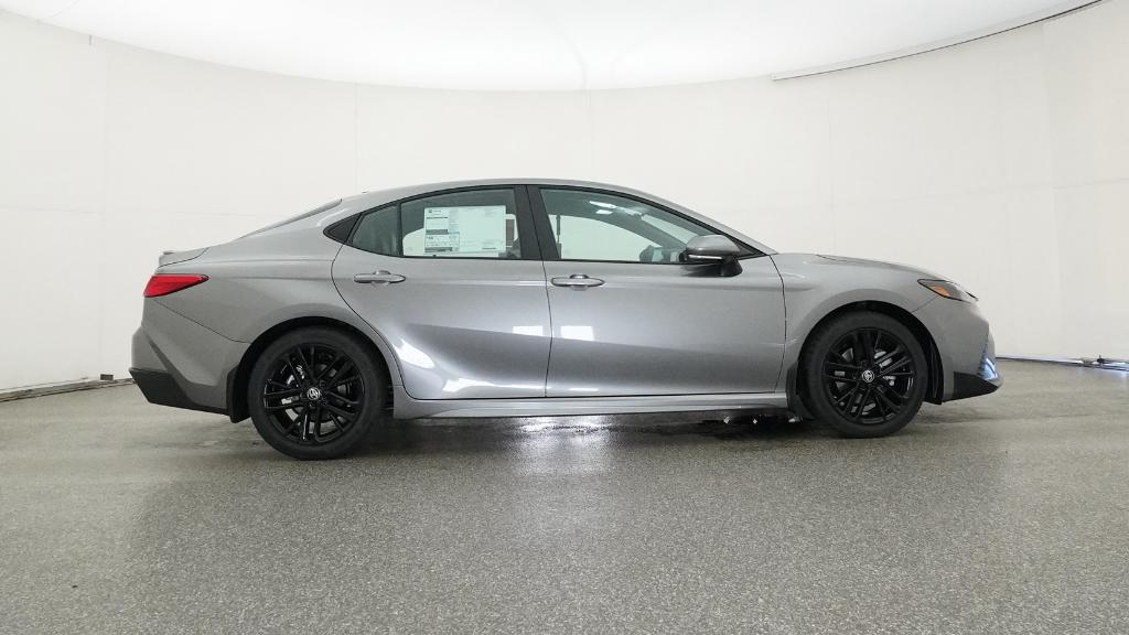 2026 Toyota Camry SE photo 8