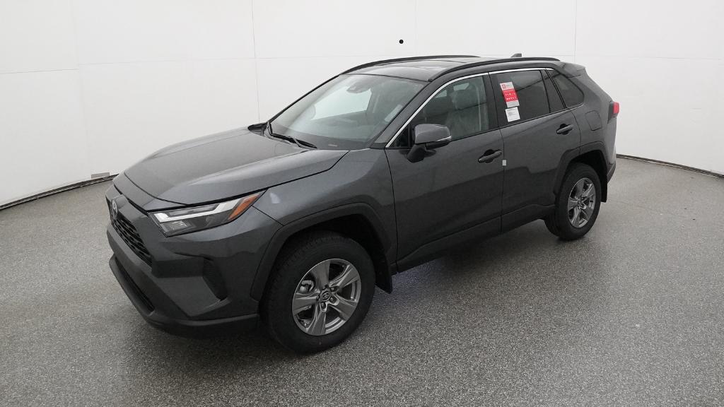 2025 Toyota RAV4 XLE's photo