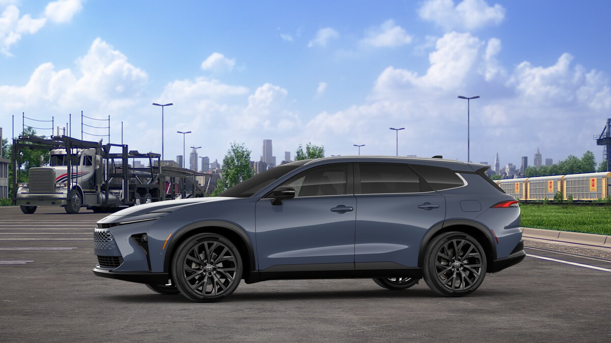 2025 Toyota Crown Signia Limited photo 2