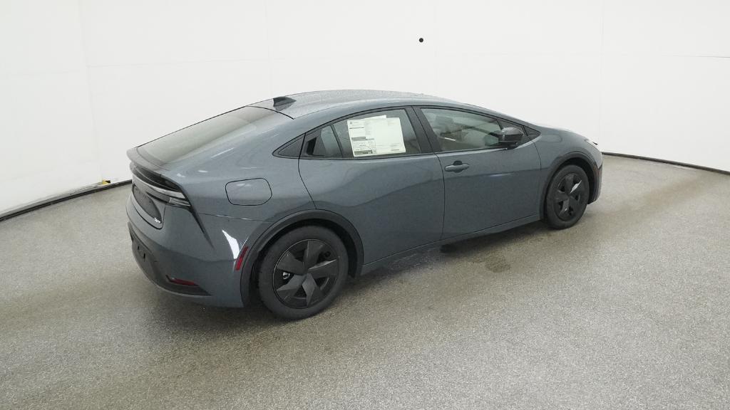 2026 Toyota Prius SE Plug-in Hybrid photo 2