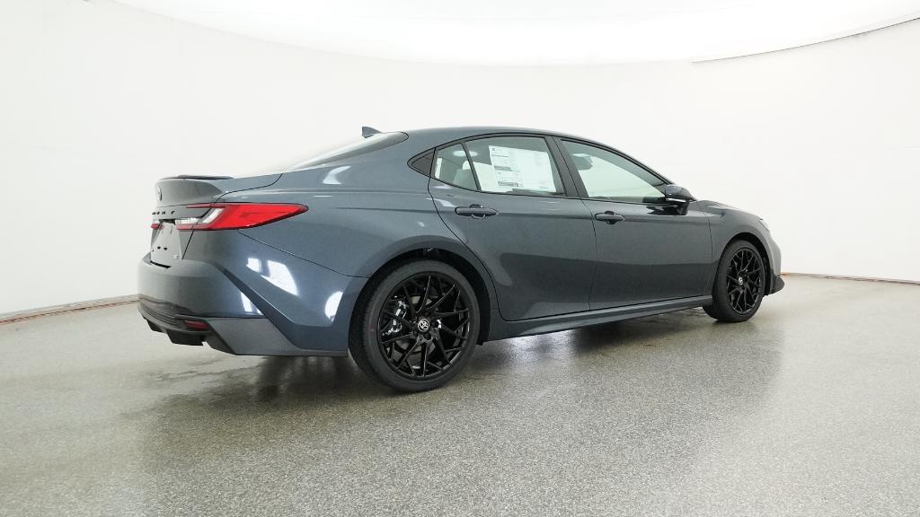2026 Toyota Camry SE photo 4