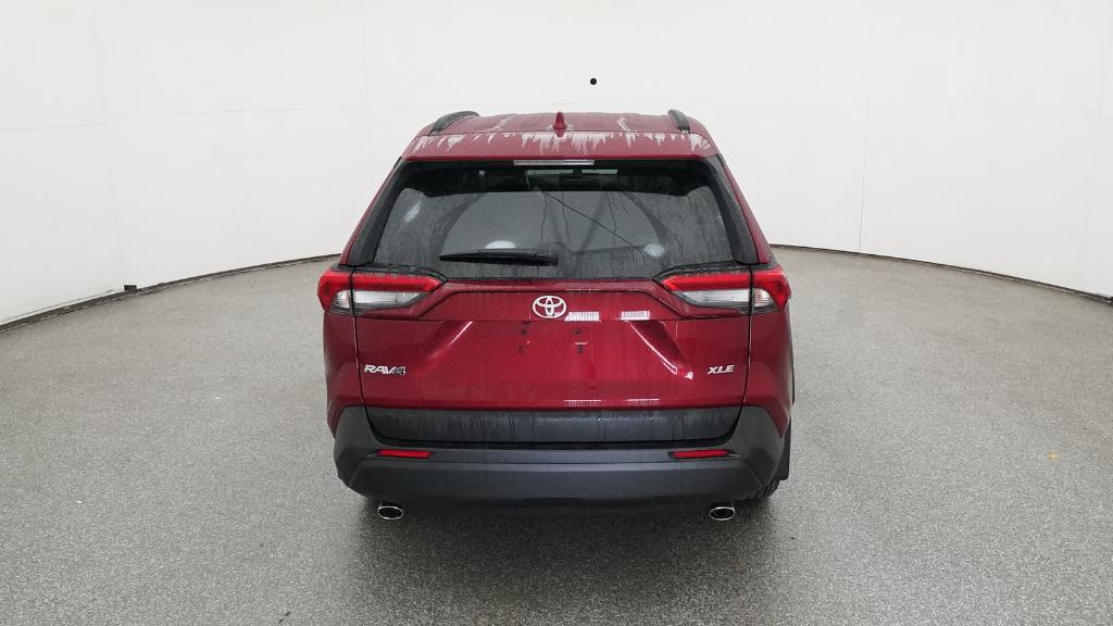 2025 Toyota RAV4 XLE photo 4