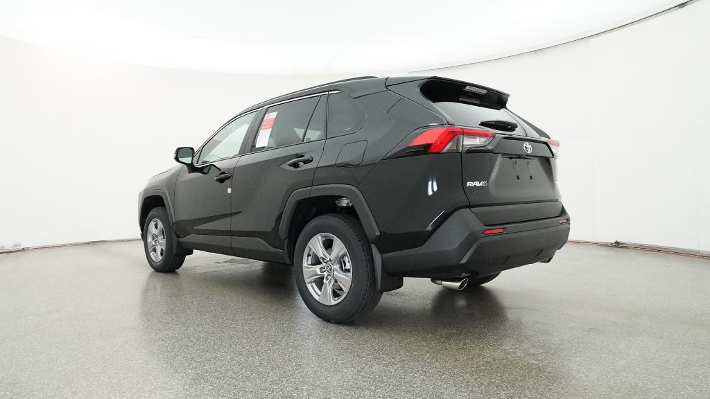 2025 Toyota RAV4 XLE photo 3