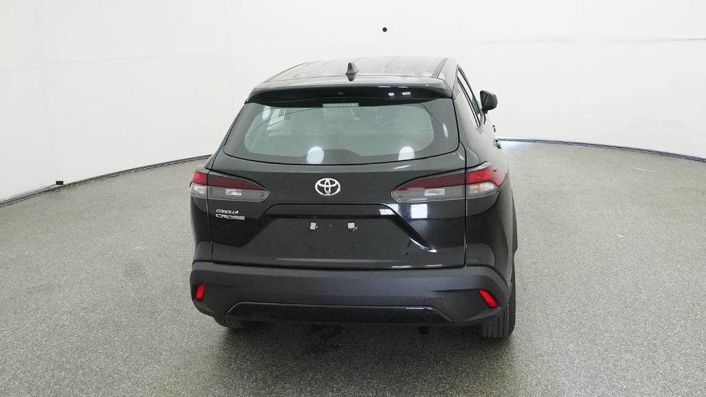 2026 Toyota Corolla Cross L photo 4