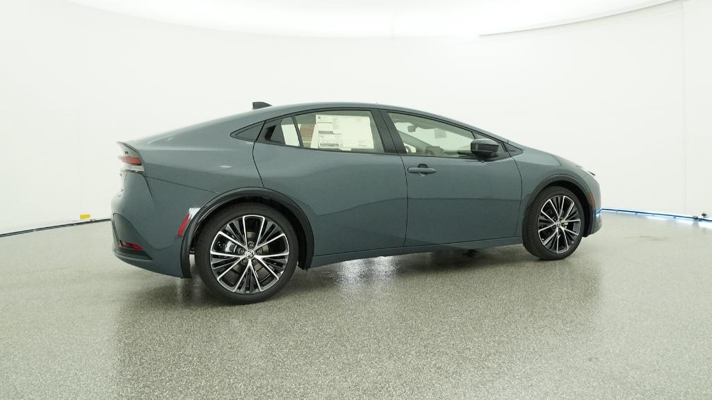 2026 Toyota Prius XLE photo 4