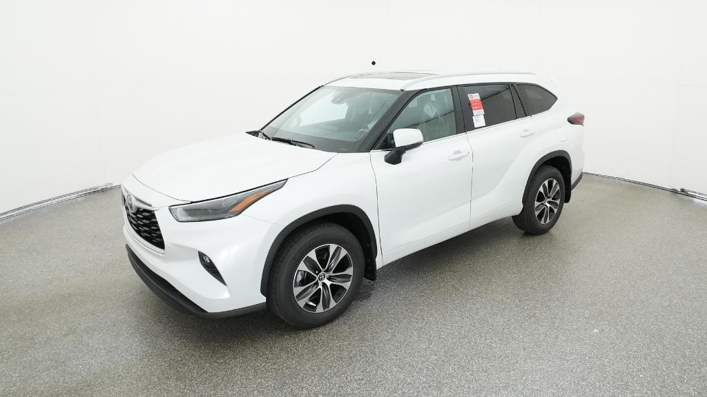 2026 Toyota Highlander XLE's photo