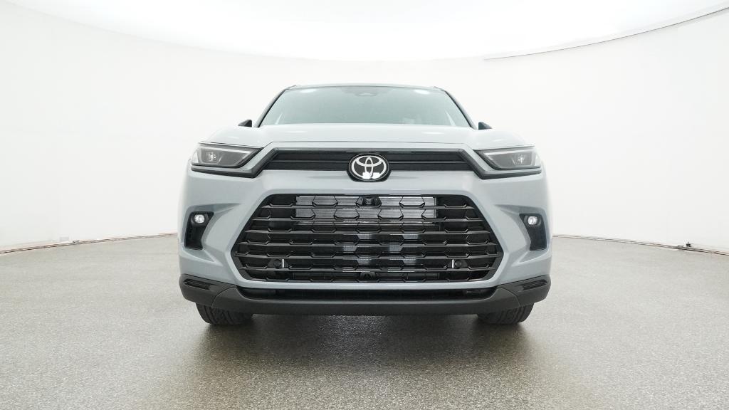 2026 Toyota Highlander Hybrid photo 2