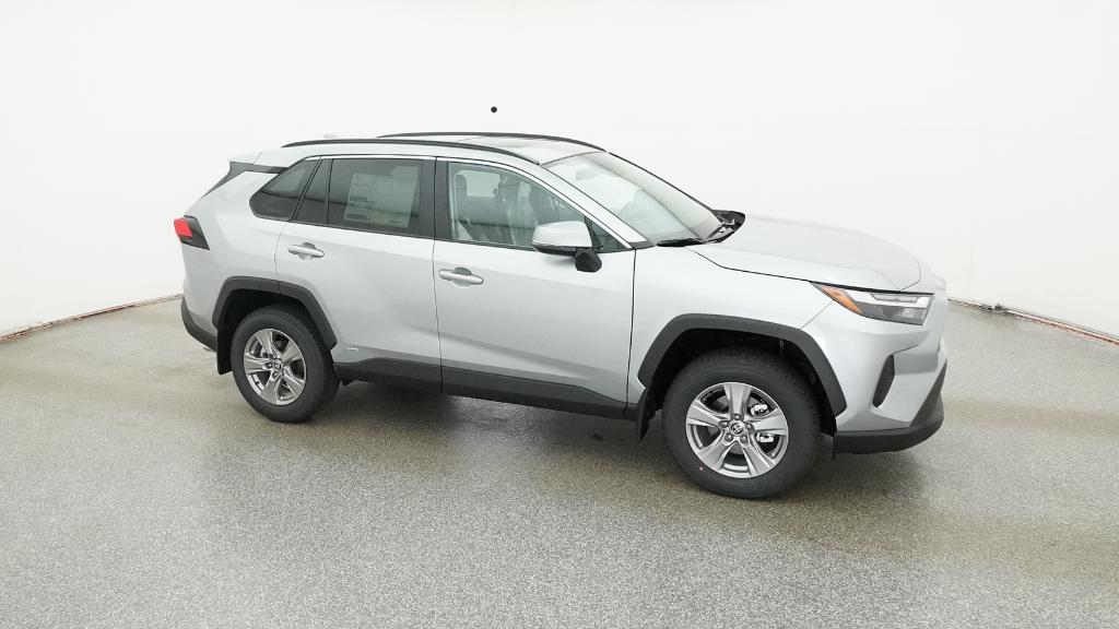 2025 Toyota RAV4 Hybrid XLE photo 2