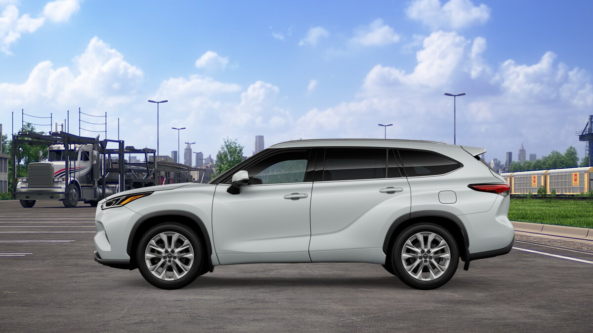 2026 Toyota Highlander Limited photo 4