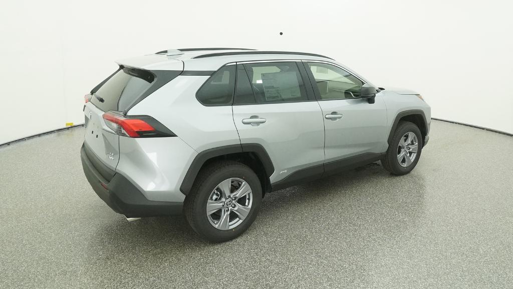 2025 Toyota RAV4 Hybrid LE photo 3