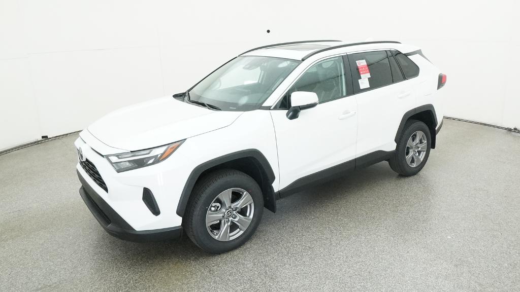 2025 Toyota RAV4 XLE's photo