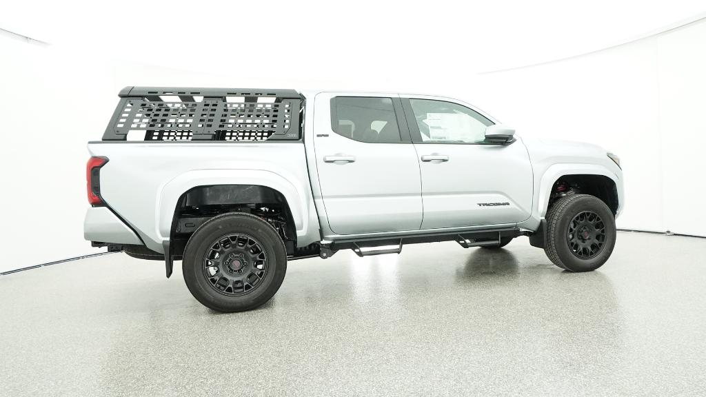 2025 Toyota Tacoma SR5 - Photo 13