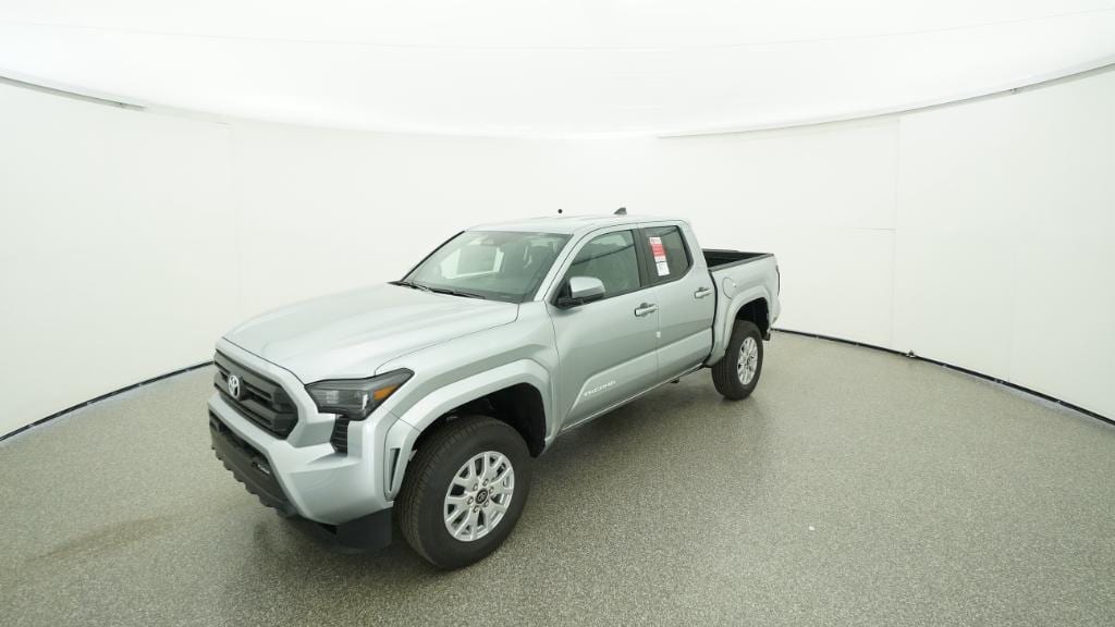 2025 Toyota Tacoma SR5's photo
