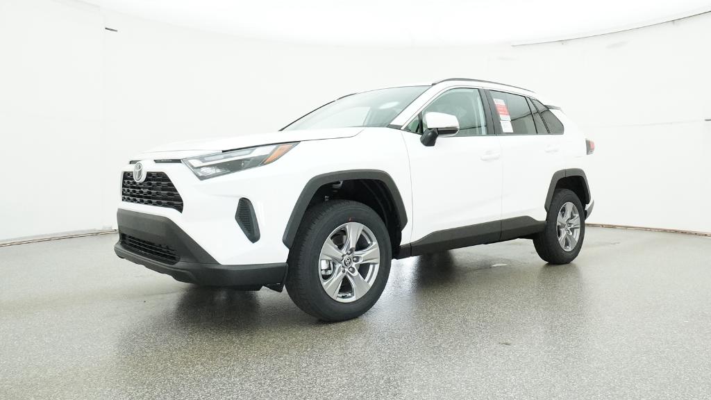 2025 Toyota RAV4 XLE photo 3