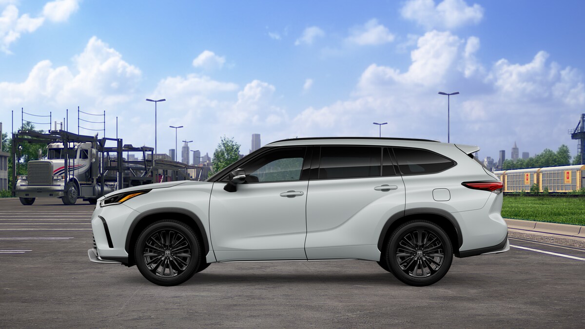 2026 Toyota Highlander XSE photo 4