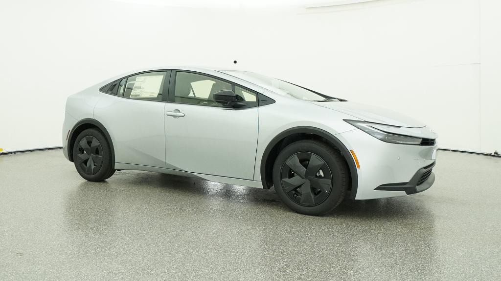 2026 Toyota Prius LE photo 2