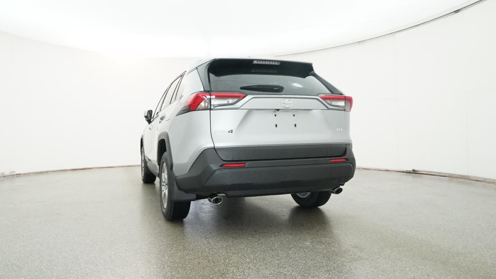 2025 Toyota RAV4 XLE photo 2
