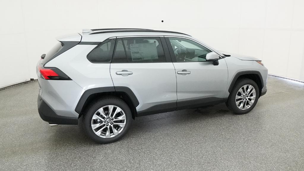 2025 Toyota RAV4 XLE Premium photo 3