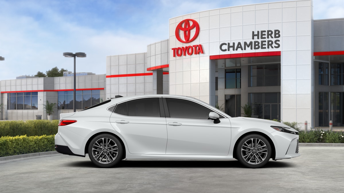 2026 Toyota Camry XLE - Photo 17