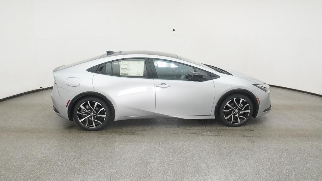 2026 Toyota Prius Plug-in Hybrid XSE Premium - Photo 7