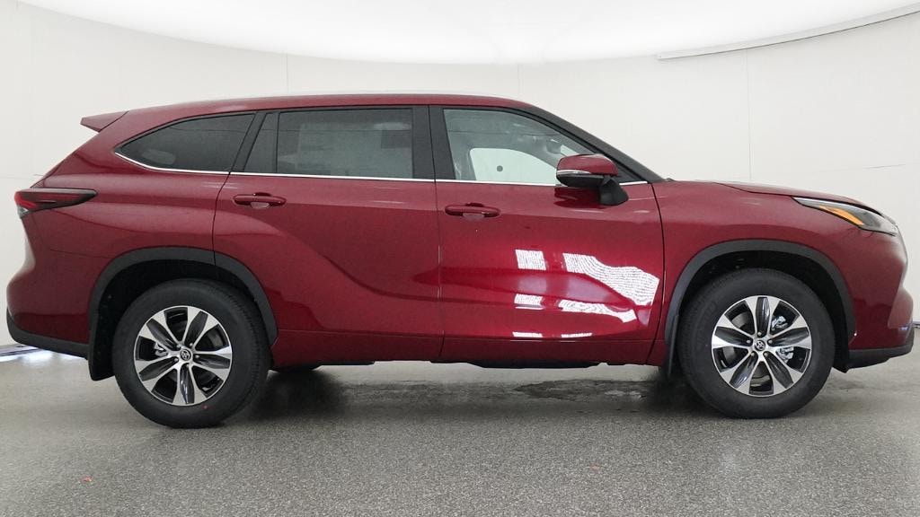 New 2026 Toyota Highlander XLE SUV