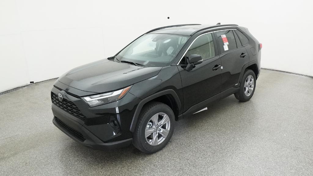 2025 Toyota RAV4 XLE's photo