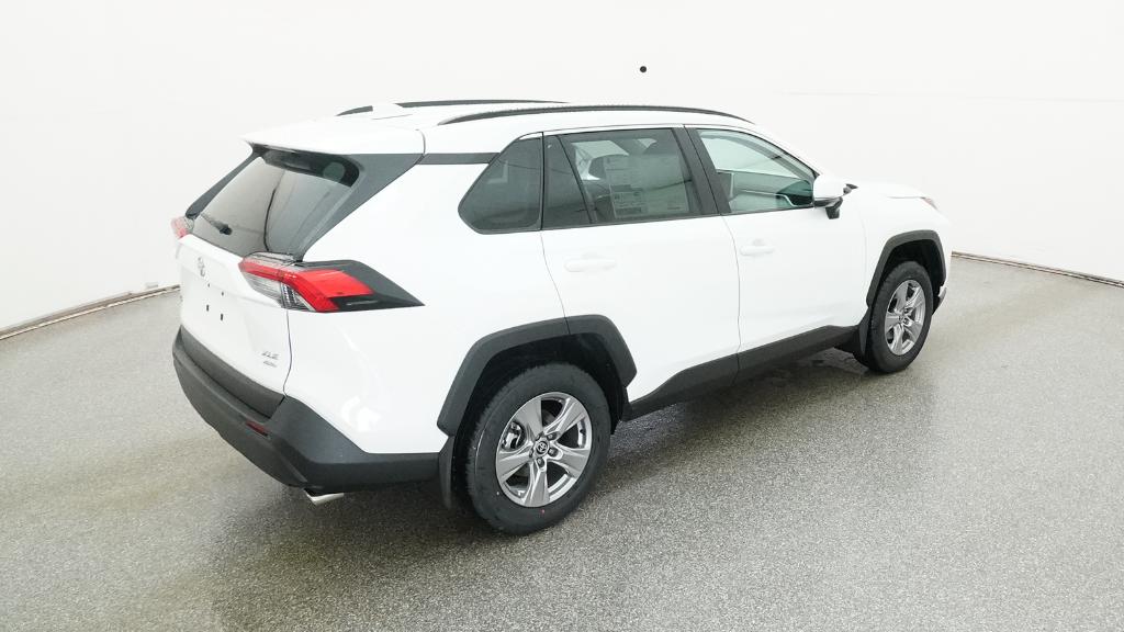 2025 Toyota RAV4 XLE photo 3