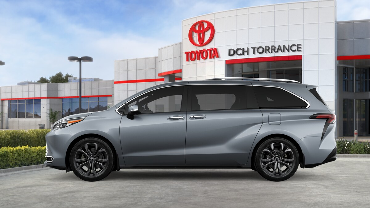 2025 Toyota Sienna Platinum photo 4