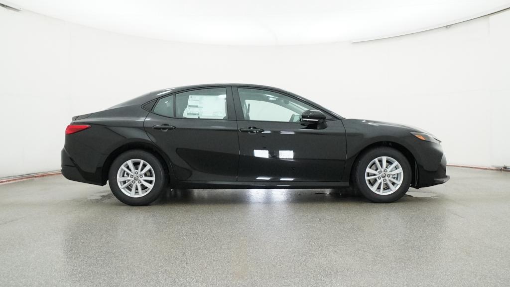 2026 Toyota Camry LE photo 2