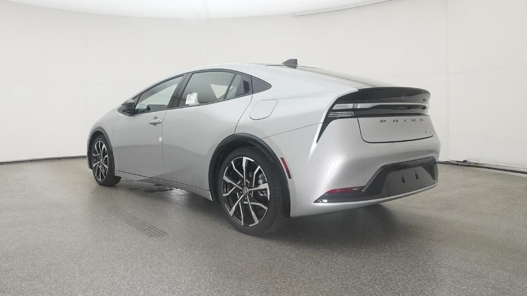 2026 Toyota Prius Plug-in Hybrid XSE Premium photo 3