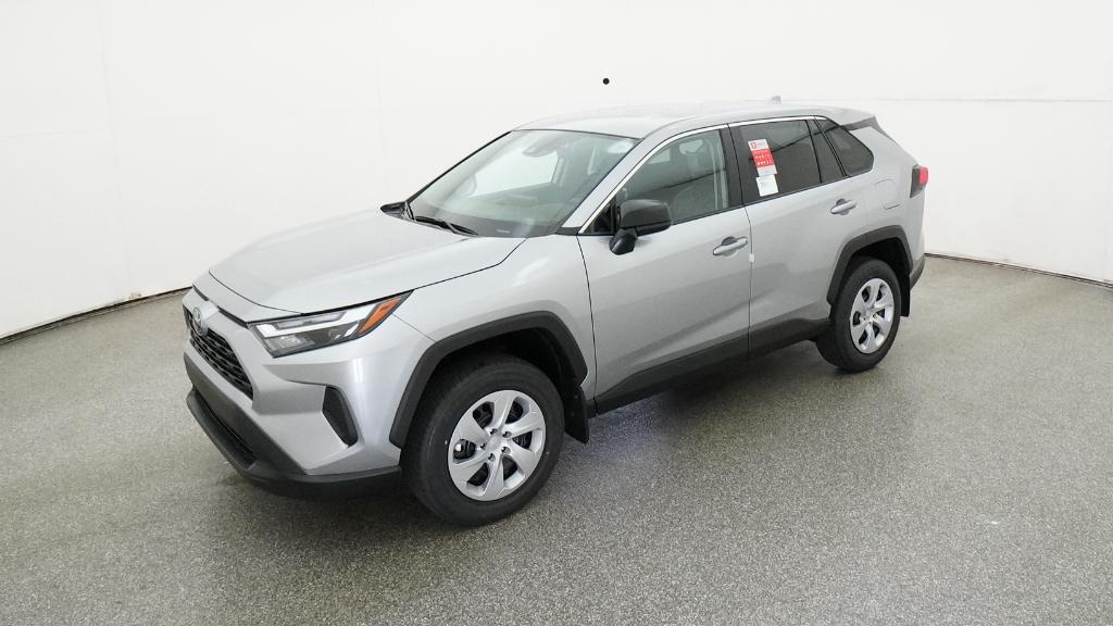 2025 Toyota RAV4 LE's photo