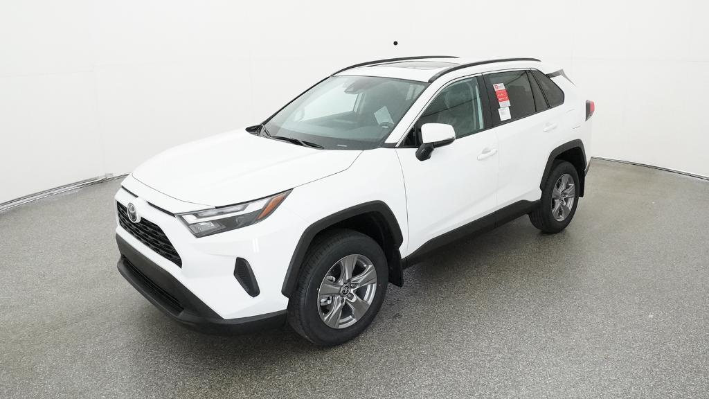 2025 Toyota RAV4 XLE's photo