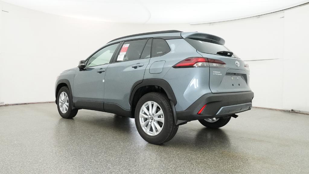 2026 Toyota Corolla Cross LE photo 4