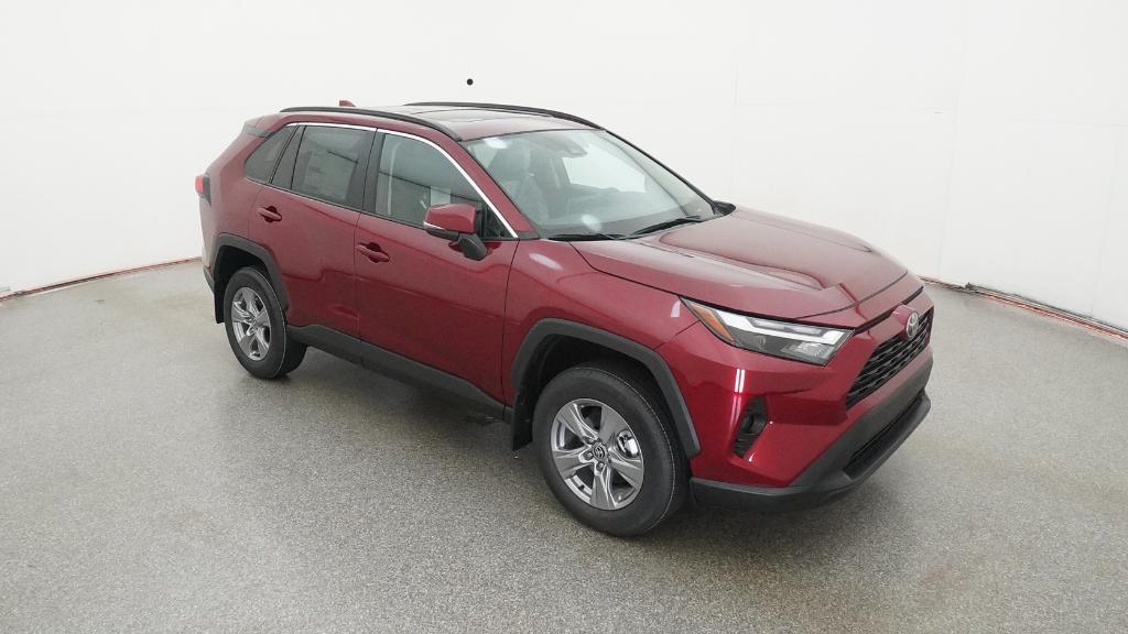 2025 Toyota RAV4 XLE photo 4