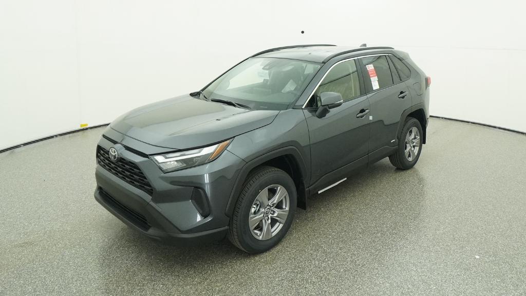 2025 Toyota RAV4 XLE's photo