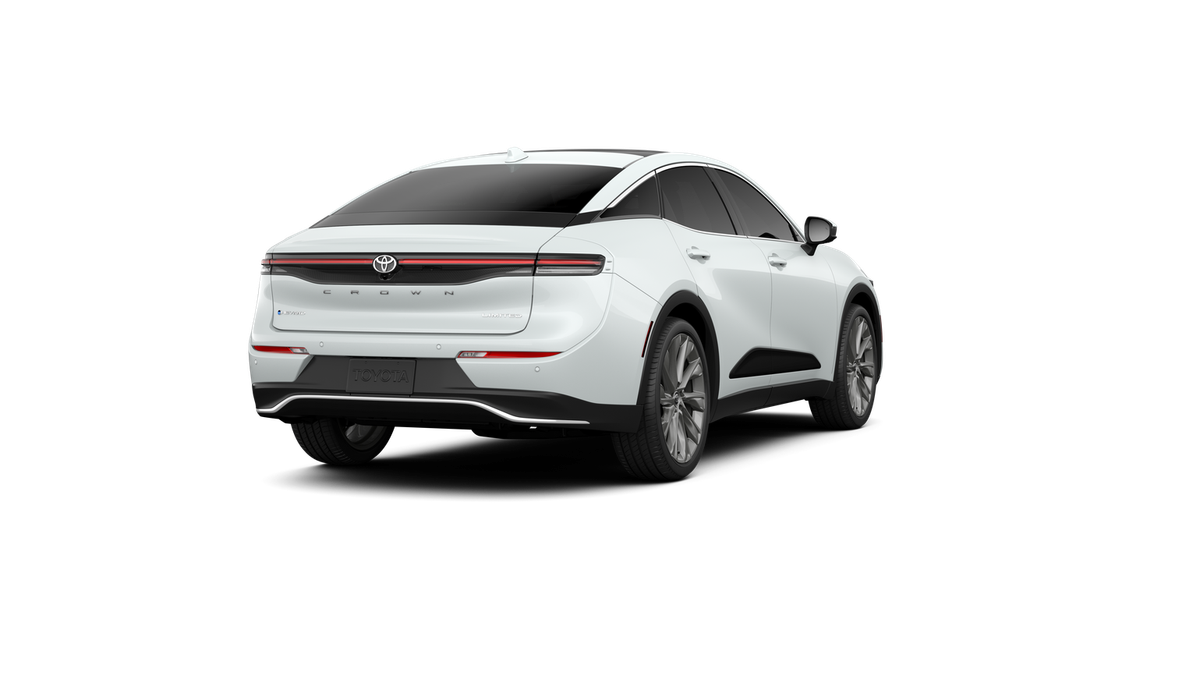 2026 Toyota Crown Limited - Photo 18