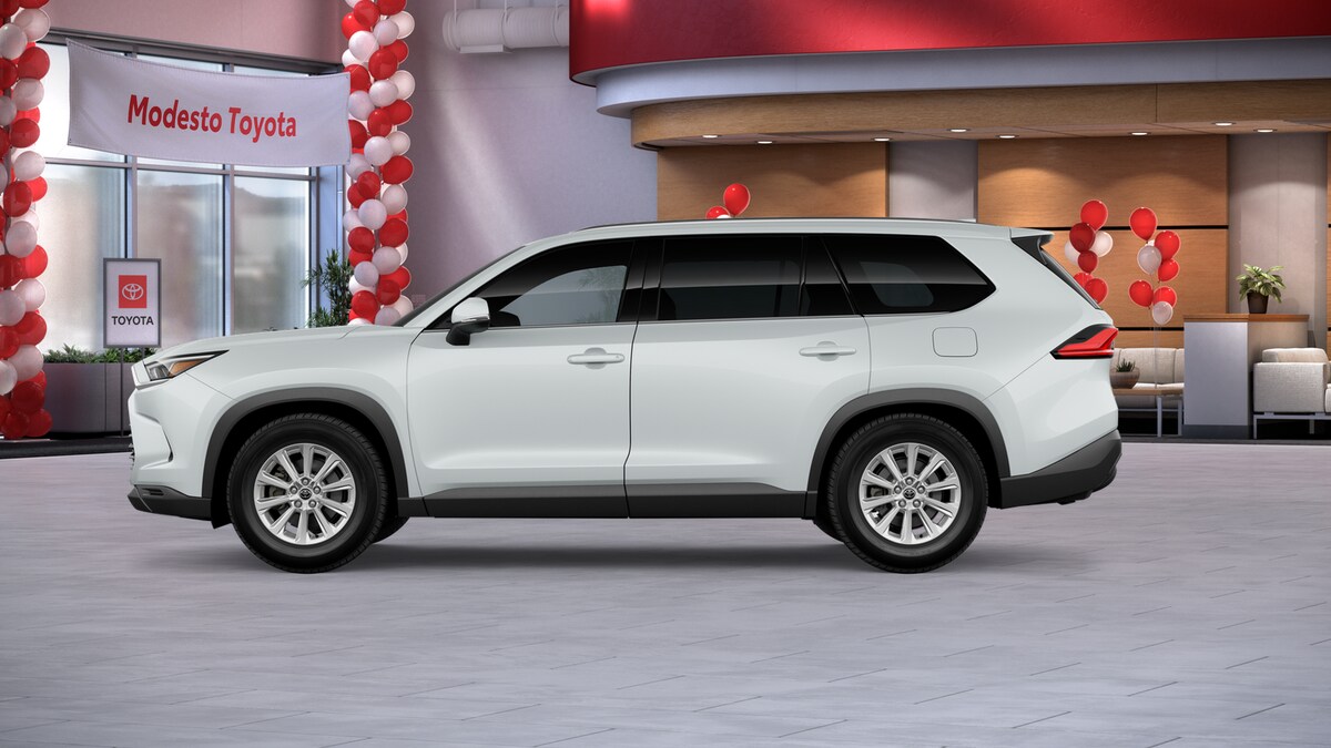 2026 Toyota Highlander XLE Hybrid photo 3