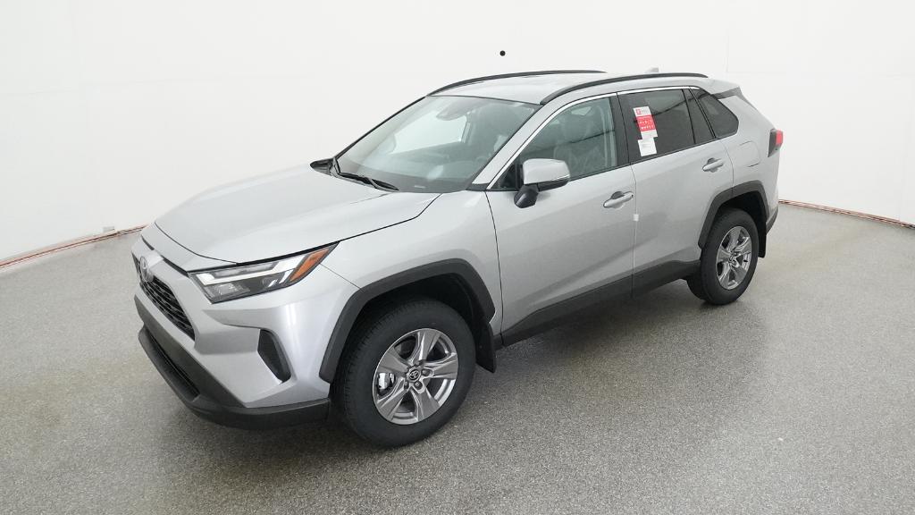 2025 Toyota RAV4 XLE's photo