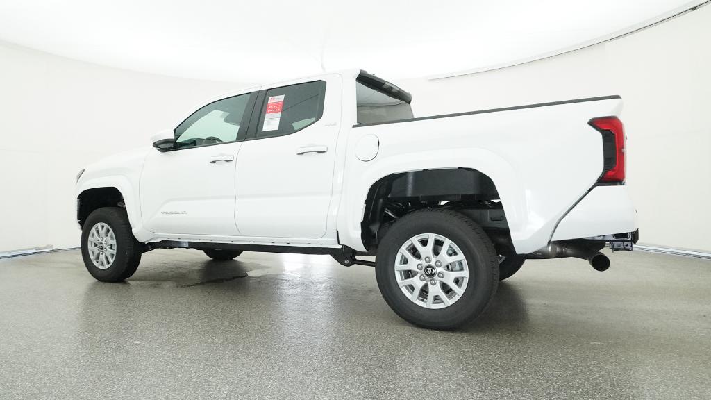 2025 Toyota Tacoma SR5 - Photo 14