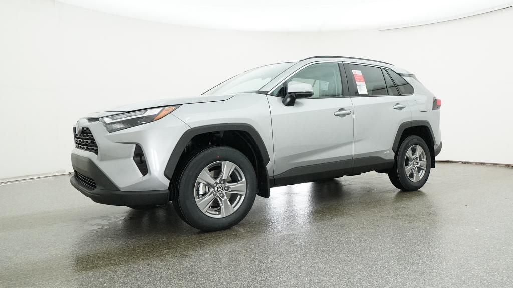 2025 Toyota RAV4 Hybrid XLE photo 2