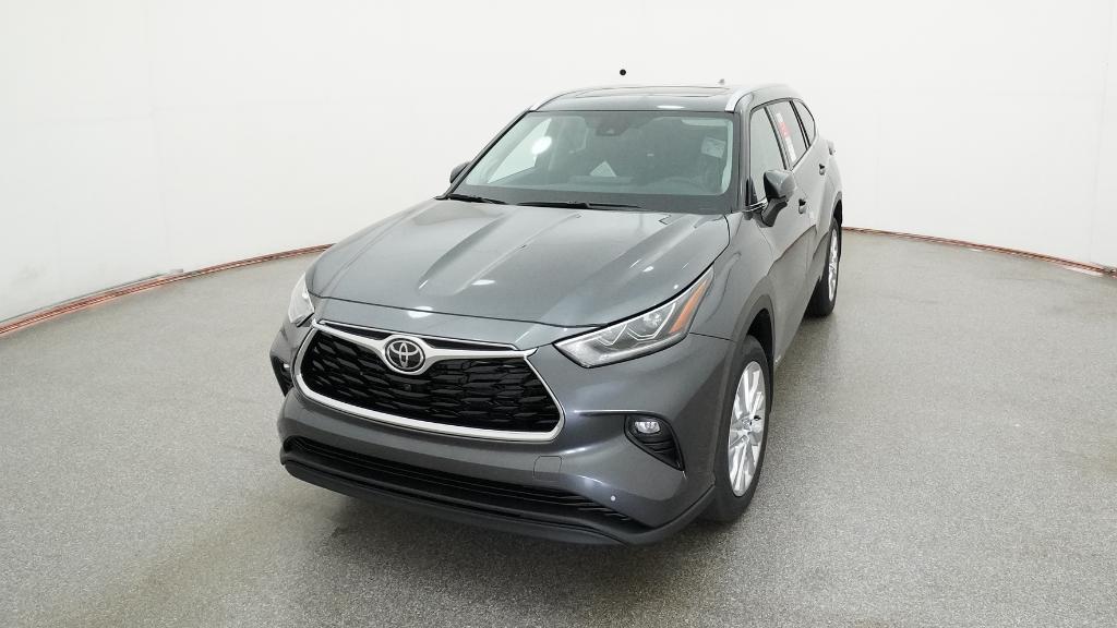 2025 Toyota Highlander Hybrid Limited photo 2
